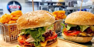 Riggs Burger + Grill am EDTU Saulgau für Privatpiloten ein Ausflugziel von vielen im Trend liegenden Ausflugszielen und Ausflugsideen, von jeden Flugplatz gibt es Ausflugziele zu entdecken