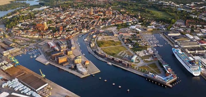 Stadt Wismar von EDCW Wismar für Privatpiloten ein Ausflugziel von vielen im Trend liegenden Ausflugszielen und Ausflugsideen, von jeden Flugplatz gibt es Ausflugziele zu entdecken