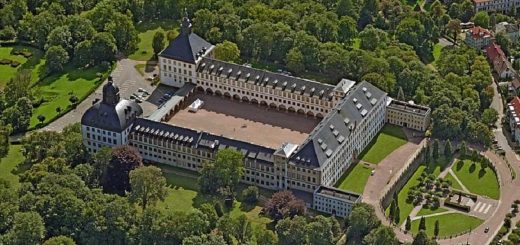 Schloss Friedenstein von Gotha-Ost EDEG für Privatpiloten ein Ausflugziel von vielen im Trend liegenden Ausflugszielen und Ausflugsideen, von jeden Flugplatz gibt es Ausflugziele zu entdecken