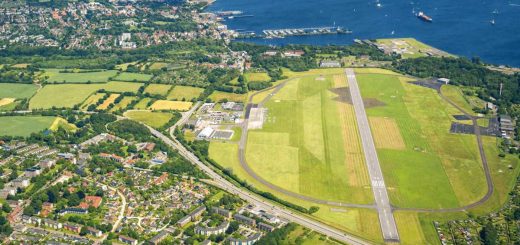 Kiel-Holtenau EDHK - Flugplatzdaten für Privatpiloten ein Ausflugziel von vielen im Trend liegenden Ausflugszielen und Ausflugsideen, von jeden Flugplatz gibt es Ausflugziele zu entdecken