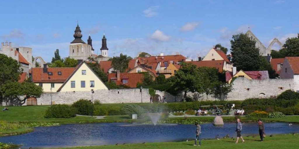 Stadtbesichtigung Visby von Visby ESSV für Privatpiloten ein Ausflugziel von vielen im Trend liegenden Ausflugszielen und Ausflugsideen, von jeden Flugplatz gibt es Ausflugziele zu entdecken