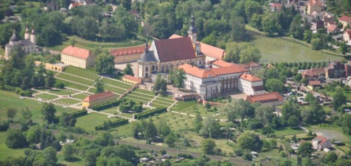 Kloster Neuzelle von EDAE Eisenhüttenstadt für Privatpiloten ein Ausflugziel von vielen im Trend liegenden Ausflugszielen und Ausflugsideen, von jeden Flugplatz gibt es Ausflugziele zu entdecken