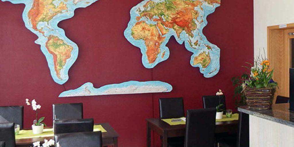 Restaurant Propeller von EDGE Einsenach-Kindel für Privatpiloten ein Ausflugziel von vielen im Trend liegenden Ausflugszielen und Ausflugsideen, von jeden Flugplatz gibt es Ausflugziele zu entdecken
