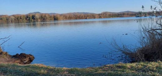 Baden am Flugplatz Straubing EDMS für Privatpiloten ein Ausflugziel von vielen im Trend liegenden Ausflugszielen und Ausflugsideen, von jeden Flugplatz gibt es Ausflugziele zu entdecken