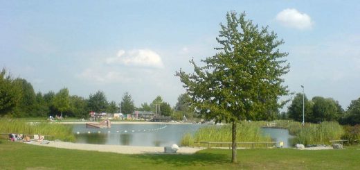 Baden am Flugplatz Ampfingen EDNA für Privatpiloten ein Ausflugziel von vielen im Trend liegenden Ausflugszielen und Ausflugsideen, von jeden Flugplatz gibt es Ausflugziele zu entdecken