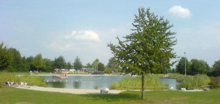 Baden am Flugplatz Ampfingen EDNA für Privatpiloten ein Ausflugziel von vielen im Trend liegenden Ausflugszielen und Ausflugsideen, von jeden Flugplatz gibt es Ausflugziele zu entdecken