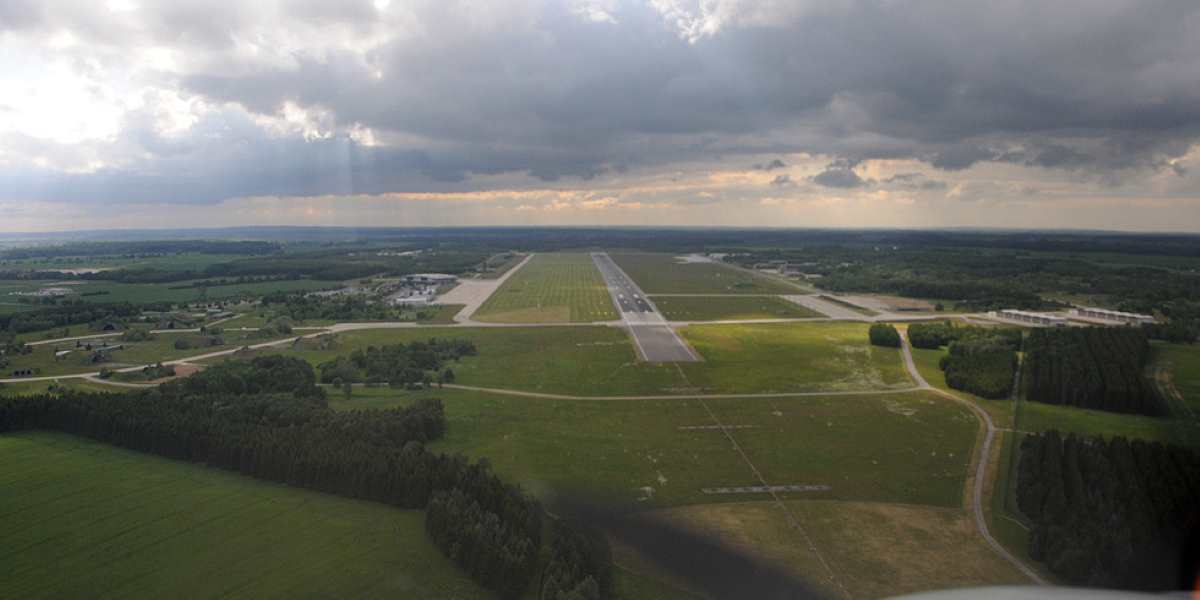 Flugplatz Laage ETNL - Flugplatzdaten für Privatpiloten ein Ausflugziel von vielen im Trend liegenden Ausflugszielen und Ausflugsideen, von jeden Flugplatz gibt es Ausflugziele zu entdecken