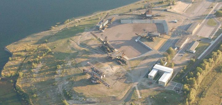 Gräfenhainichen Ferropolis Ort des "Full Force Festival" bei Dessau EDAD für Privatpiloten ein Ausflugziel von vielen im Trend liegenden Ausflugszielen und Ausflugsideen, von jeden Flugplatz gibt es Ausflugziele zu entdecken