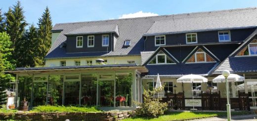 Drei Brüder Höhe von EDAG Großrückerswalde für Privatpiloten ein Ausflugziel von vielen im Trend liegenden Ausflugszielen und Ausflugsideen, von jeden Flugplatz gibt es Ausflugziele zu entdecken