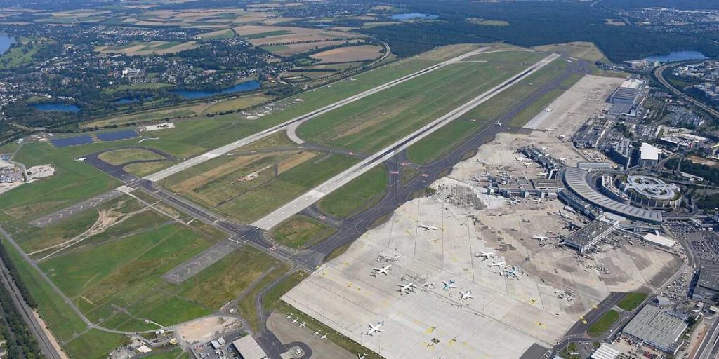 Düsseldorf EDDL - Flugplatzdaten für Privatpiloten ein Ausflugziel von vielen im Trend liegenden Ausflugszielen und Ausflugsideen, von jeden Flugplatz gibt es Ausflugziele zu entdecken