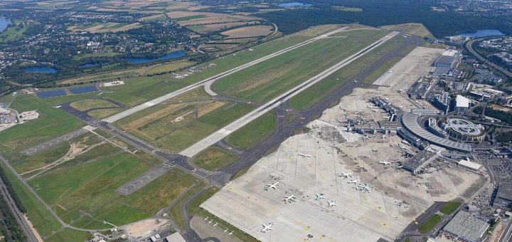 Düsseldorf EDDL - Flugplatzdaten für Privatpiloten ein Ausflugziel von vielen im Trend liegenden Ausflugszielen und Ausflugsideen, von jeden Flugplatz gibt es Ausflugziele zu entdecken