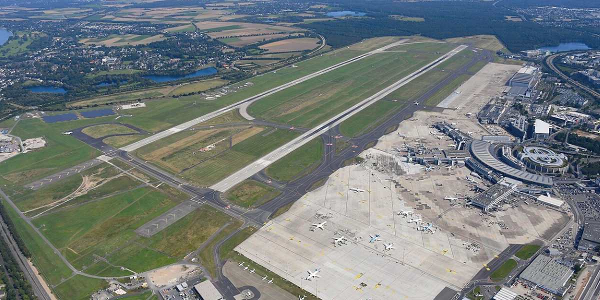 Düsseldorf EDDL - Flugplatzdaten für Privatpiloten ein Ausflugziel von vielen im Trend liegenden Ausflugszielen und Ausflugsideen, von jeden Flugplatz gibt es Ausflugziele zu entdecken