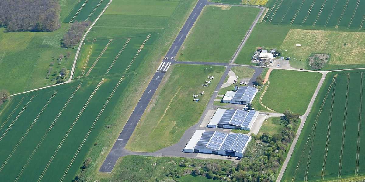 Giessen-Luetzellinden EDFL - Flugplatzdaten für Privatpiloten ein Ausflugziel von vielen im Trend liegenden Ausflugszielen und Ausflugsideen, von jeden Flugplatz gibt es Ausflugziele zu entdecken