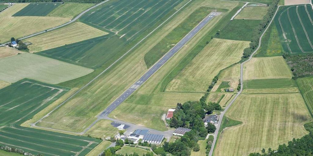 Brilon EDKO - Flugplatzdaten für Privatpiloten ein Ausflugziel von vielen im Trend liegenden Ausflugszielen und Ausflugsideen, von jeden Flugplatz gibt es Ausflugziele zu entdecken