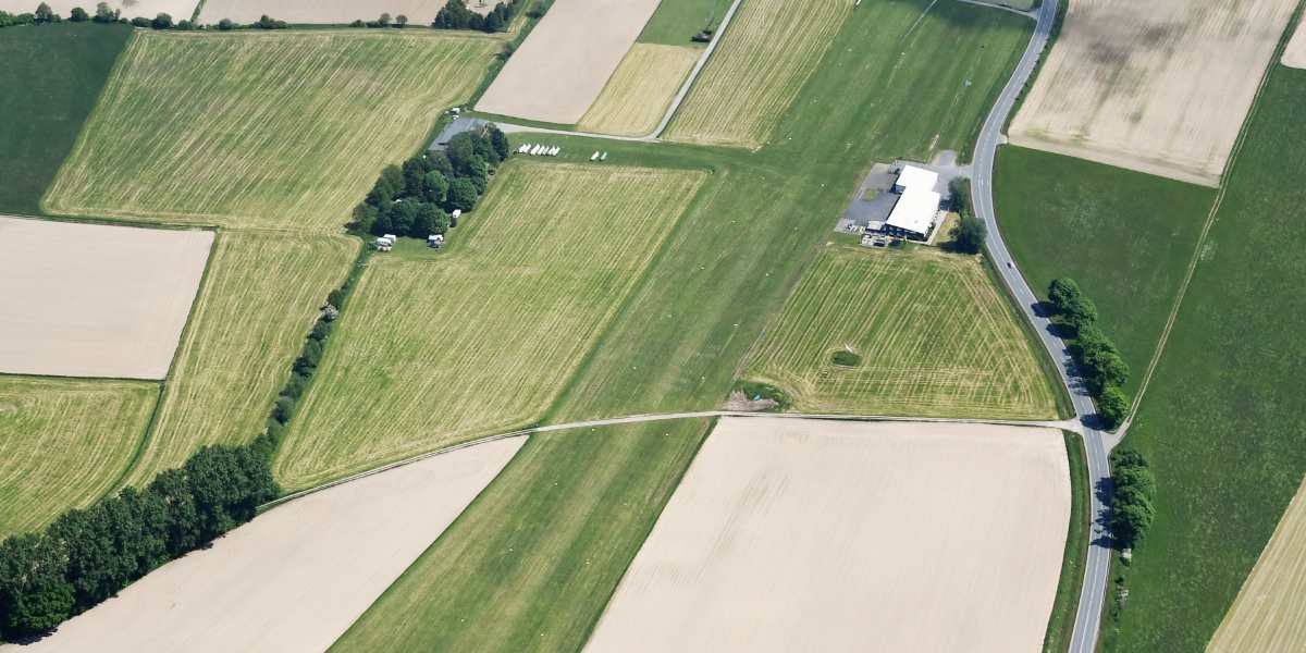 Werdohl-Kuentrop EDKW - Flugplatzdaten für Privatpiloten ein Ausflugziel von vielen im Trend liegenden Ausflugszielen und Ausflugsideen, von jeden Flugplatz gibt es Ausflugziele zu entdecken