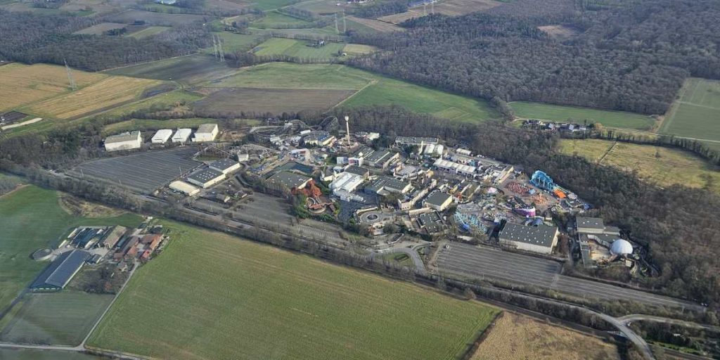 Moviepark Germany-Bottrop von EDLD Dinslaken-SchwarzeHeide für Privatpiloten ein Ausflugziel von vielen im Trend liegenden Ausflugszielen und Ausflugsideen, von jeden Flugplatz gibt es Ausflugziele zu entdecken