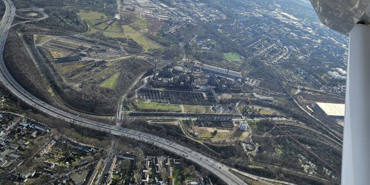 Landschaftspark Duisburg-Nord von EDLE für Privatpiloten ein Ausflugziel von vielen im Trend liegenden Ausflugszielen und Ausflugsideen, von jeden Flugplatz gibt es Ausflugziele zu entdecken