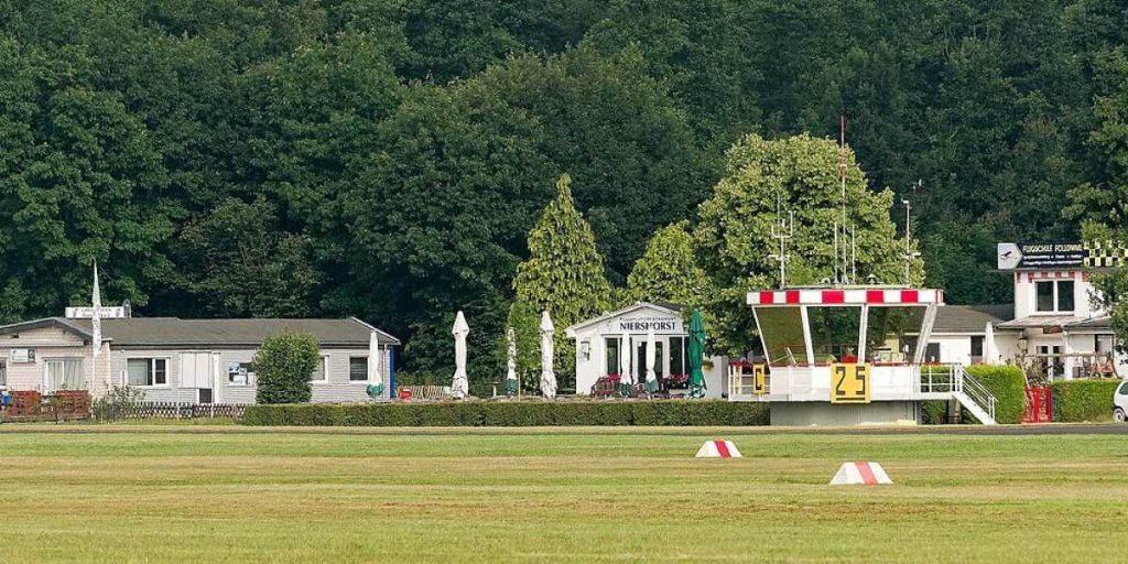 Restaurant bei EDLF Grefrath Niershorst für Privatpiloten ein Ausflugziel von vielen im Trend liegenden Ausflugszielen und Ausflugsideen, von jeden Flugplatz gibt es Ausflugziele zu entdecken