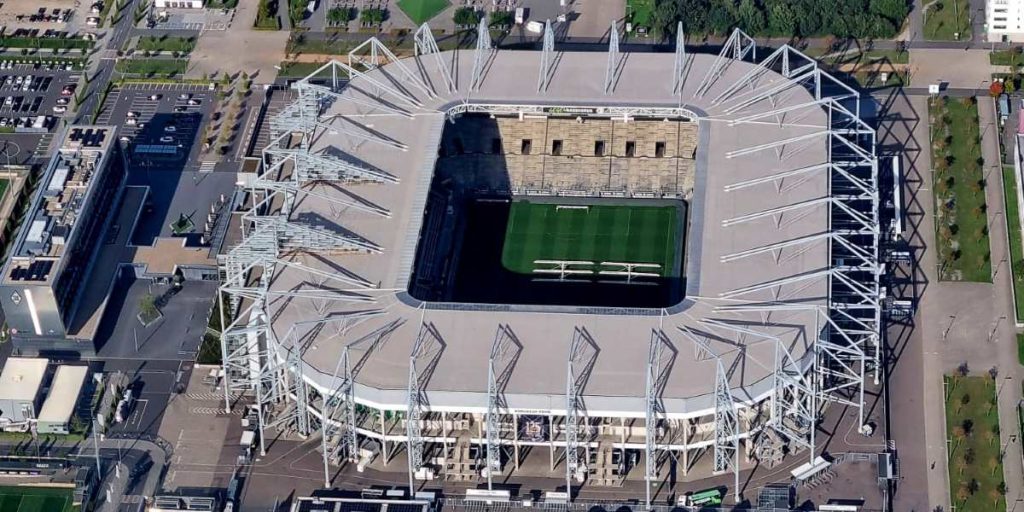 Stadion Borussiapark von EDLN Moenchengladbach für Privatpiloten ein Ausflugziel von vielen im Trend liegenden Ausflugszielen und Ausflugsideen, von jeden Flugplatz gibt es Ausflugziele zu entdecken