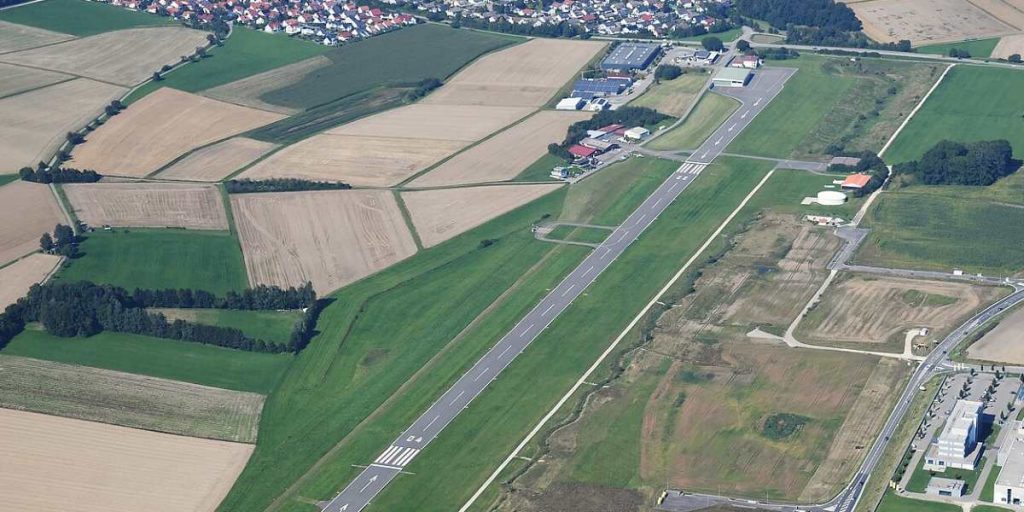 Biberach EDMB - Flugplatzdaten für Privatpiloten ein Ausflugziel von vielen im Trend liegenden Ausflugszielen und Ausflugsideen, von jeden Flugplatz gibt es Ausflugziele zu entdecken