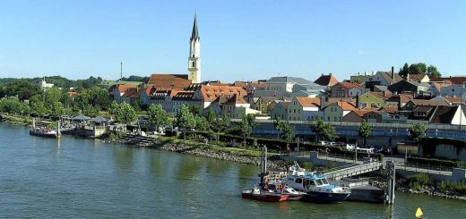Altstadtbesichtgung Vilshofen von EDMV Vilshofen für Privatpiloten ein Ausflugziel von vielen im Trend liegenden Ausflugszielen und Ausflugsideen, von jeden Flugplatz gibt es Ausflugziele zu entdecken