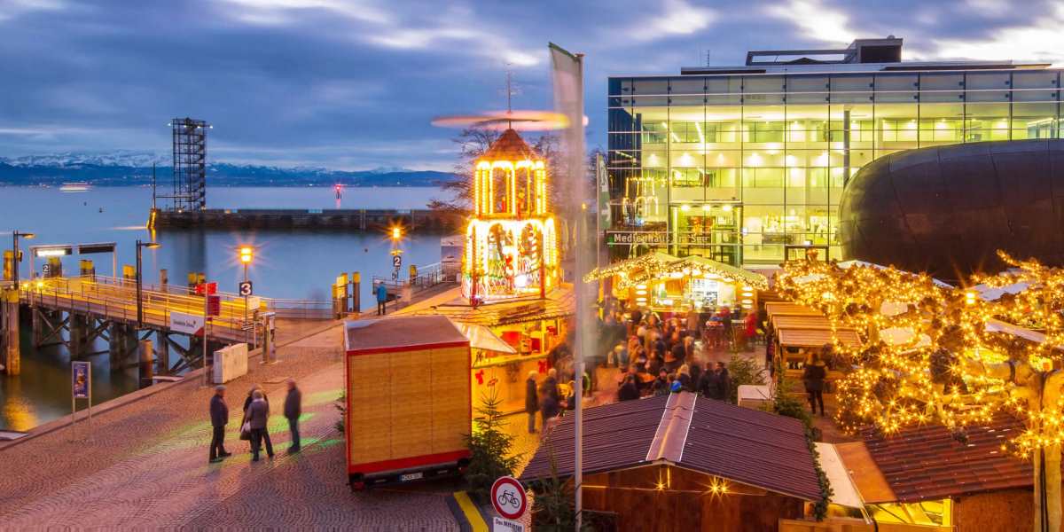 Weihnachtsmarkt von Friedrichshafen EDNY für Privatpiloten ein Ausflugziel von vielen im Trend liegenden Ausflugszielen und Ausflugsideen, von jeden Flugplatz gibt es Ausflugziele zu entdecken