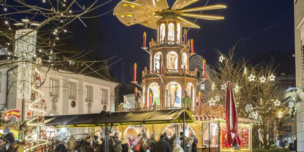 Weihnachtsmart Bregenz von EDNY Friedrichshafen für Privatpiloten ein Ausflugziel von vielen im Trend liegenden Ausflugszielen und Ausflugsideen, von jeden Flugplatz gibt es Ausflugziele zu entdecken