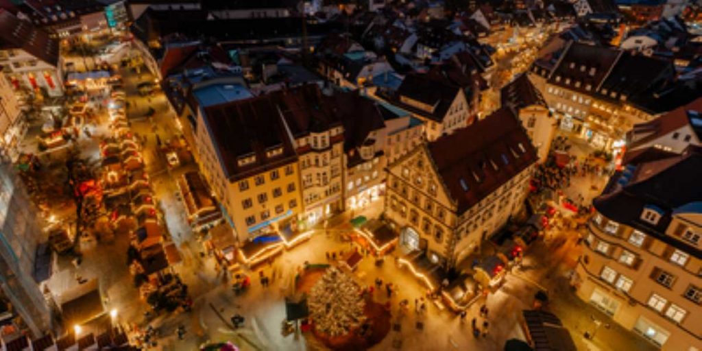 Weihnachtsmarkt Ravensbrug von EDNY Friedrichshafen für Privatpiloten ein Ausflugziel von vielen im Trend liegenden Ausflugszielen und Ausflugsideen, von jeden Flugplatz gibt es Ausflugziele zu entdecken
