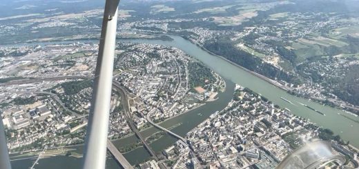 Deutsches Eck von EDRK Koblenz-Winningen für Privatpiloten ein Ausflugziel von vielen im Trend liegenden Ausflugszielen und Ausflugsideen, von jeden Flugplatz gibt es Ausflugziele zu entdecken