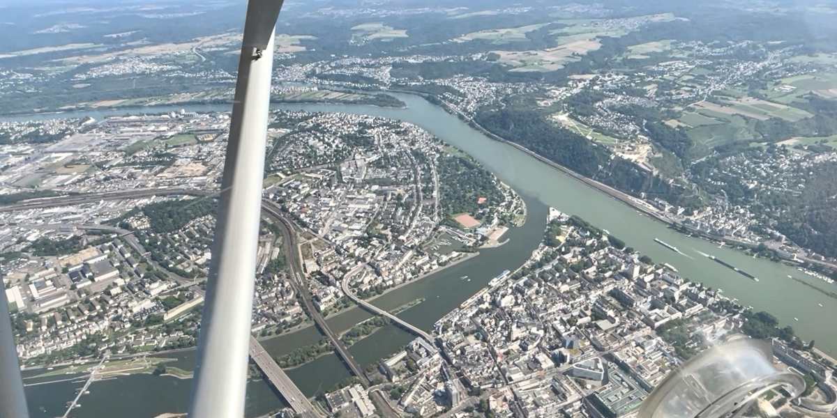 Deutsches Eck von EDRK Koblenz-Winningen für Privatpiloten ein Ausflugziel von vielen im Trend liegenden Ausflugszielen und Ausflugsideen, von jeden Flugplatz gibt es Ausflugziele zu entdecken