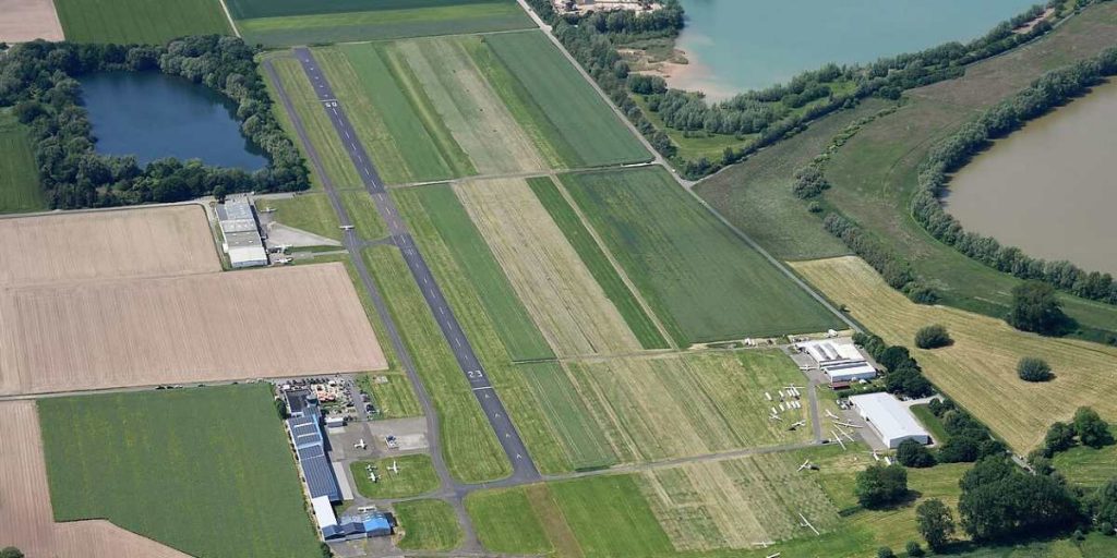 Porta Westfalica EDVY - Flugplatzdaten für Privatpiloten ein Ausflugziel von vielen im Trend liegenden Ausflugszielen und Ausflugsideen, von jeden Flugplatz gibt es Ausflugziele zu entdecken