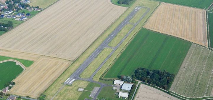Heide-Buesum EDXB - Flugplatzdaten für Privatpiloten ein Ausflugziel von vielen im Trend liegenden Ausflugszielen und Ausflugsideen, von jeden Flugplatz gibt es Ausflugziele zu entdecken