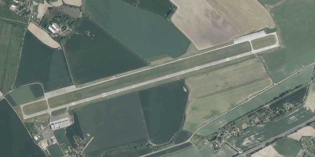 Mnichovo-Hradiste LKMH - Flugplatzdaten für Privatpiloten ein Ausflugziel von vielen im Trend liegenden Ausflugszielen und Ausflugsideen, von jeden Flugplatz gibt es Ausflugziele zu entdecken