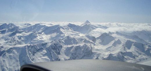 Großglockner vom Zell am See LOWZ für Privatpiloten ein Ausflugziel von vielen im Trend liegenden Ausflugszielen und Ausflugsideen, von jeden Flugplatz gibt es Ausflugziele zu entdecken